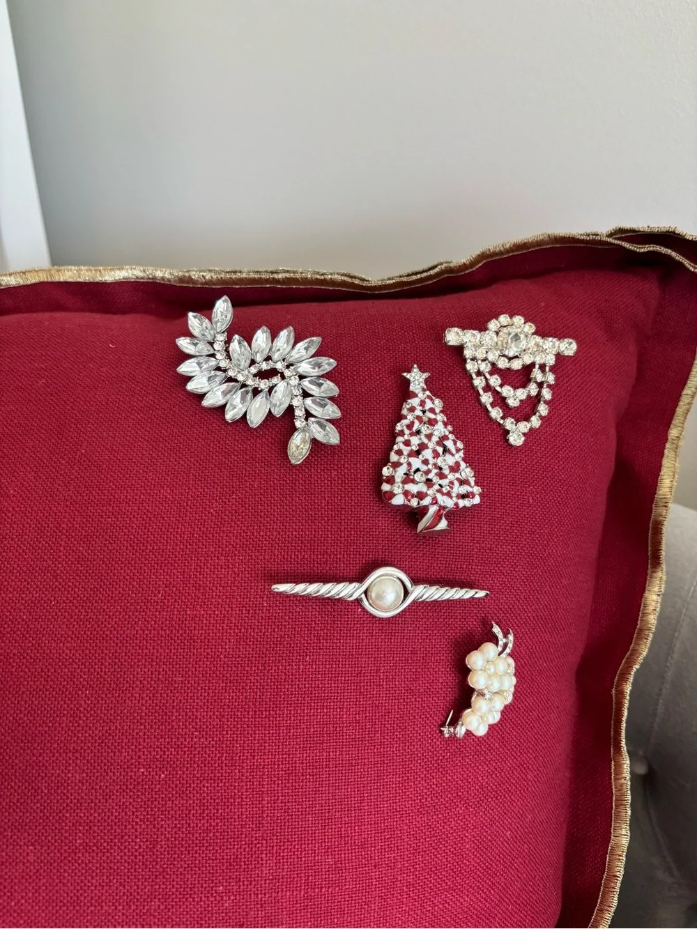 Classic Red Holiday Throw Pillow with Gold Trim with Vintage brooches